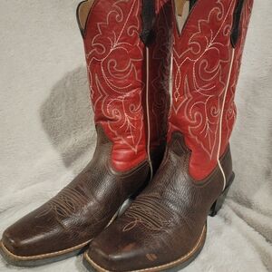 Ariat Womens Round-up, Size 7, Red and Brown Square Toe Western Boots